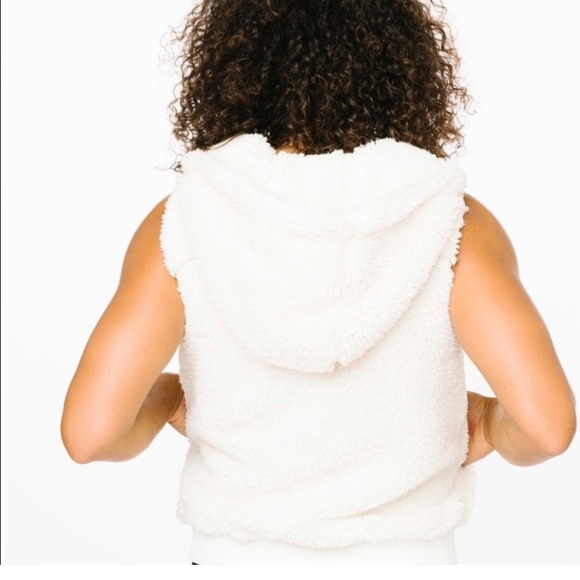 2/25 zyia Active Cream Hooded Teddy Vest Sherpa Hoodie Zip Up NEW activewear - Picture 7 of 8